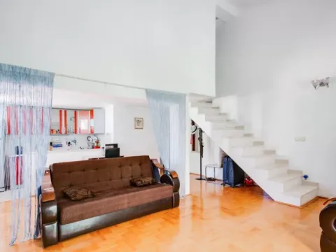 Sale, two bedroom apartment, 82m², Budva, Crna Gora - image 1