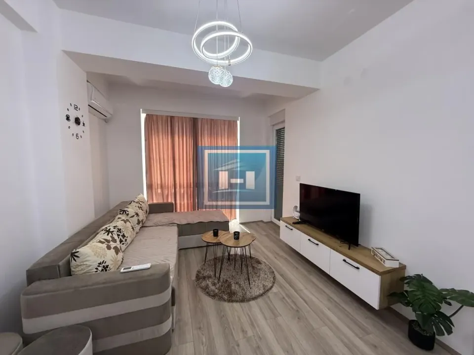 Izdavanje, jednosoban stan, 40m², Aqua park, Jagodina