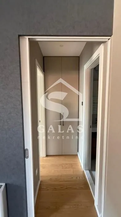 Sale, three bedroom apartment, 78m², Neimar, Vračar Sve Podlokacije