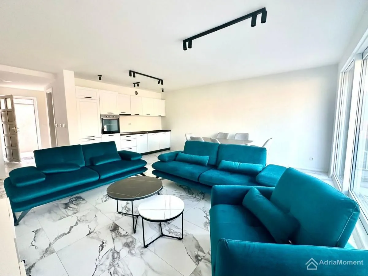 Prodaja, dvosoban stan, 85m², Đuraševići, Tivat