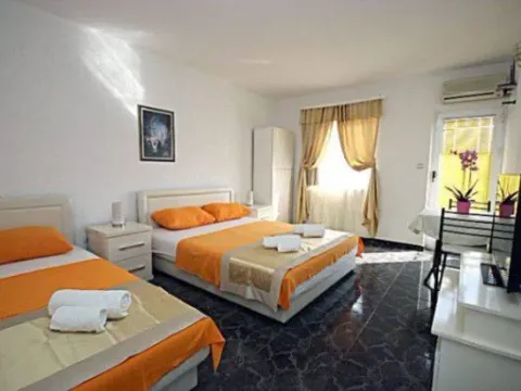 Sale, hospitality venue, 245m², Sutomore, Bar - image 2