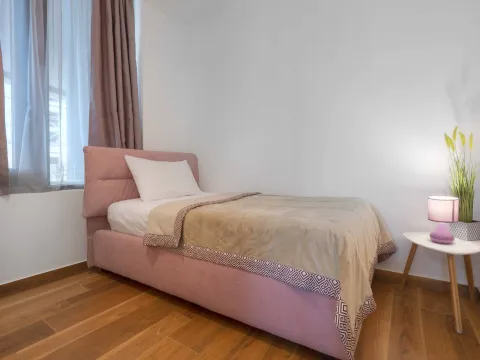 Rent, two bedroom apartment, 68m², Centar, Budva - image 10