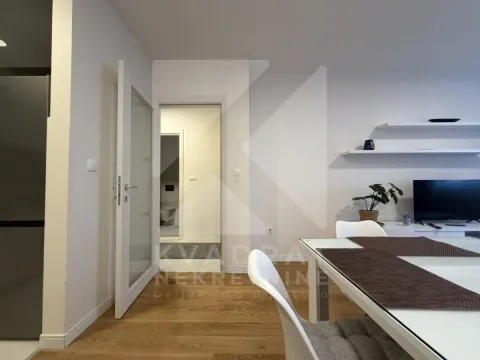 Izdavanje, jednosoban stan, 47m², Central Point, Podgorica - image 6