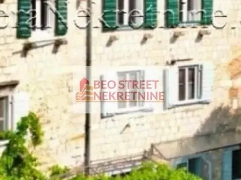 Sale, three bedroom apartment, 82m², Grad, Kotor - image 2
