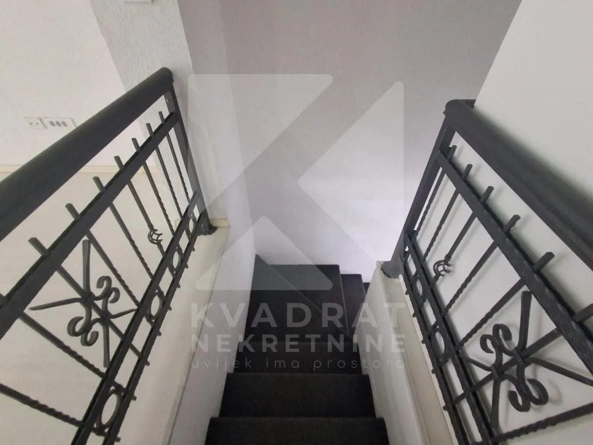Rent, office space, 172m², 1 maj, Podgorica