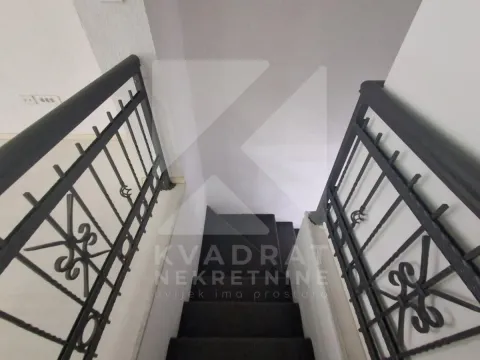 Rent, office space, 172m², 1 maj, Podgorica - image 14