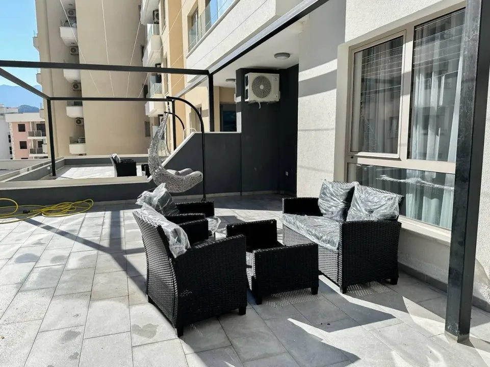 Rent, one bedroom apartment, 45m², Bečići, Budva