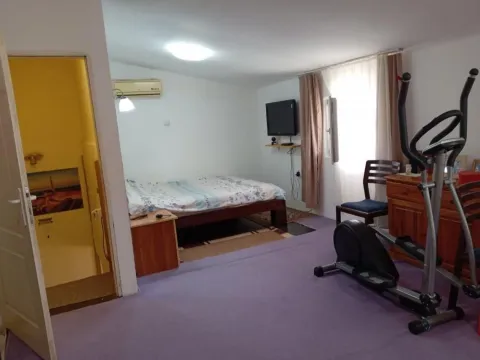 Sale, two bedroom apartment, 62m², Slavujev Venac, Zvezdara Sve Podlokacije - image 2
