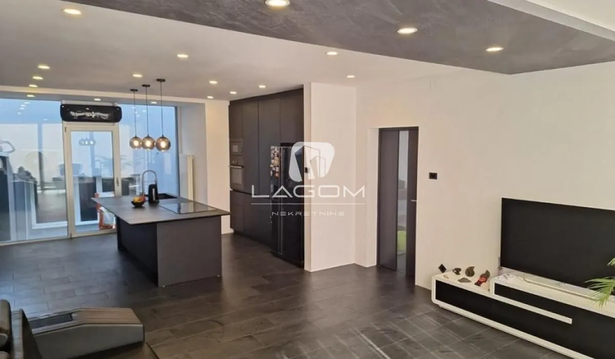 Sale, house, 343m², Banovo Brdo, Beograd