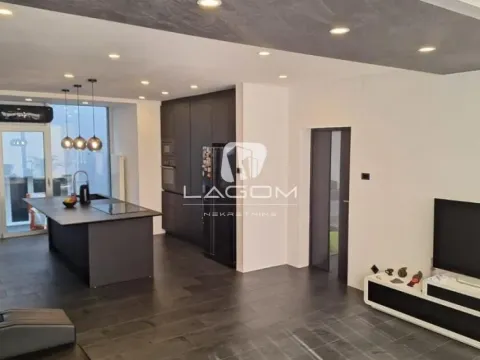 Sale, house, 343m², Čukarica, Beograd - image 6