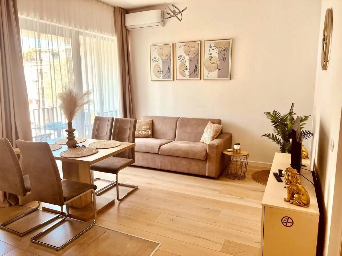 Rent, one bedroom apartment, 48m², Tivat, Crna Gora