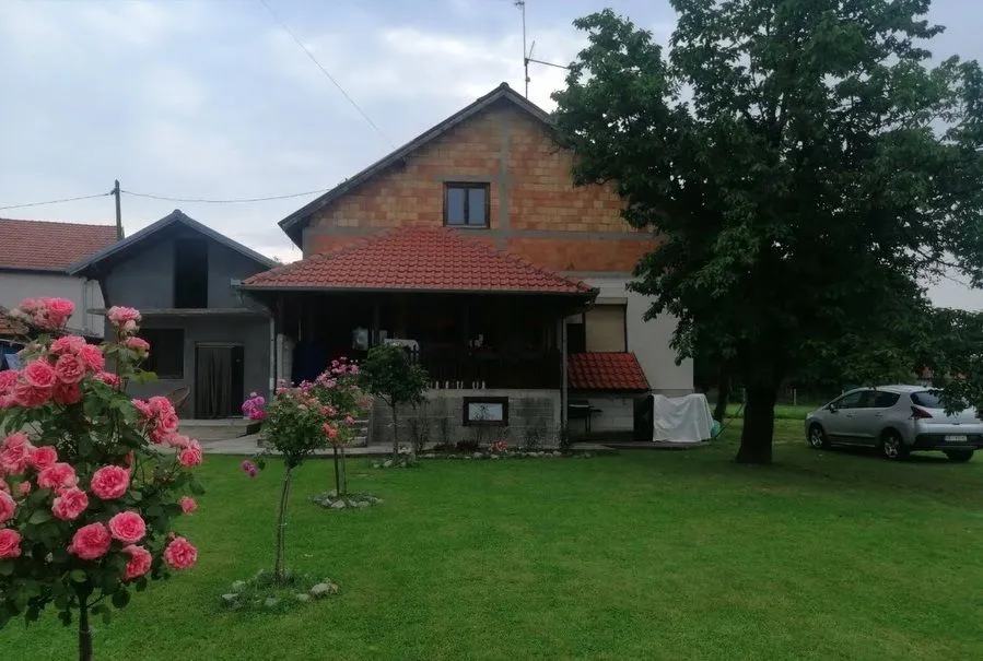 Sale, house, 130m², Medjulužje, Mladenovac