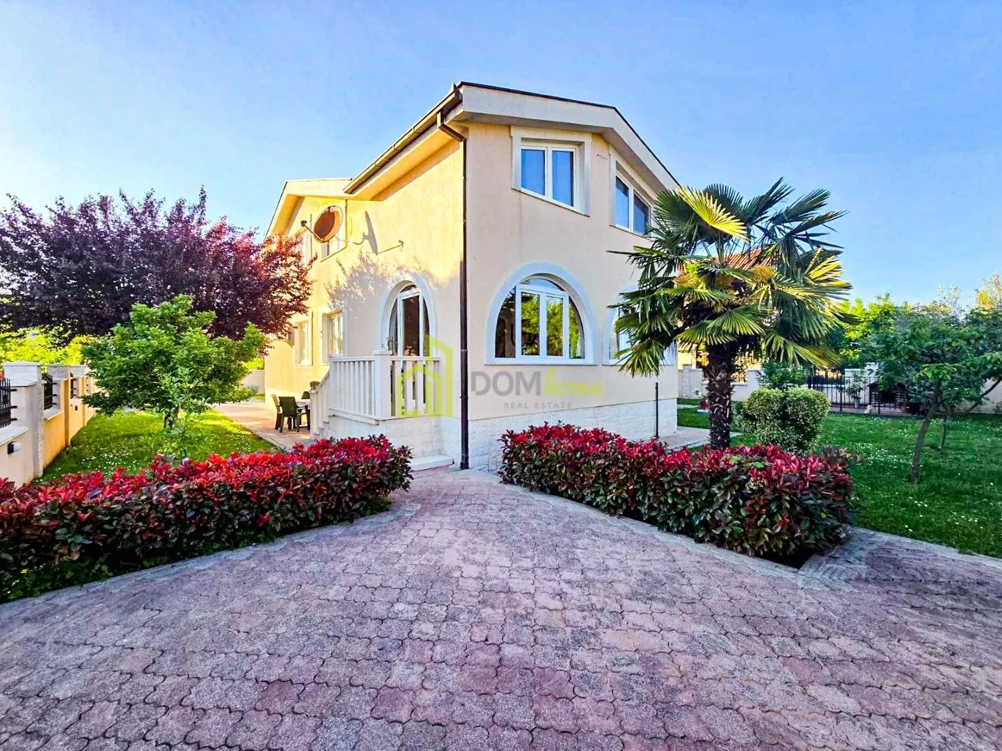 Prodaja, kuća, 356m², Tološi, Podgorica