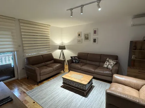 Izdavanje, trosoban stan, 120m², City Kvart, Podgorica - image 2