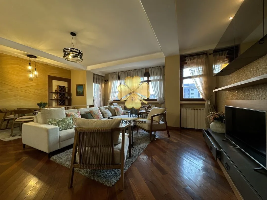 Izdavanje, dvosoban stan, 90m², Stari Aerodrom, Podgorica