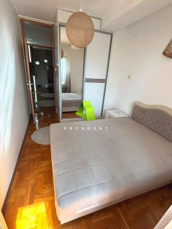 Izdavanje, trosoban stan, 65m², Medijana, Niš