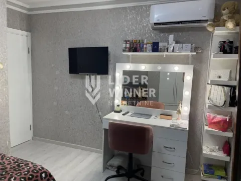 Rent, four bedroom apartment, 85m², Senjak, Beograd - image 13