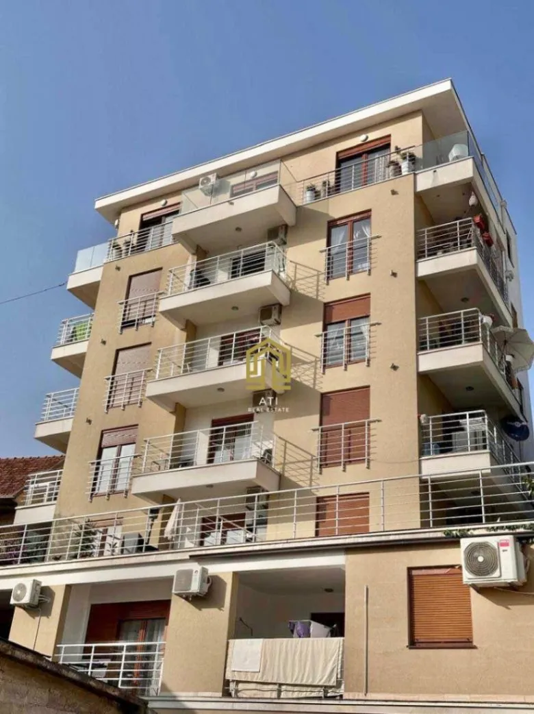 Prodaja, dvosoban stan, 68m², Tivat, Crna Gora