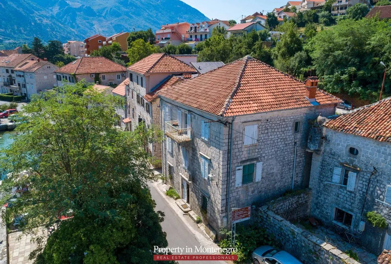 Prodaja, kuća, 321m², Prčanj, Kotor