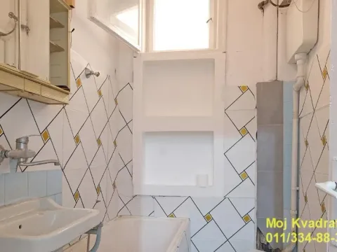 Sale, two bedroom apartment, 69m², Južni Bulevar, Vračar Sve Podlokacije - image 9