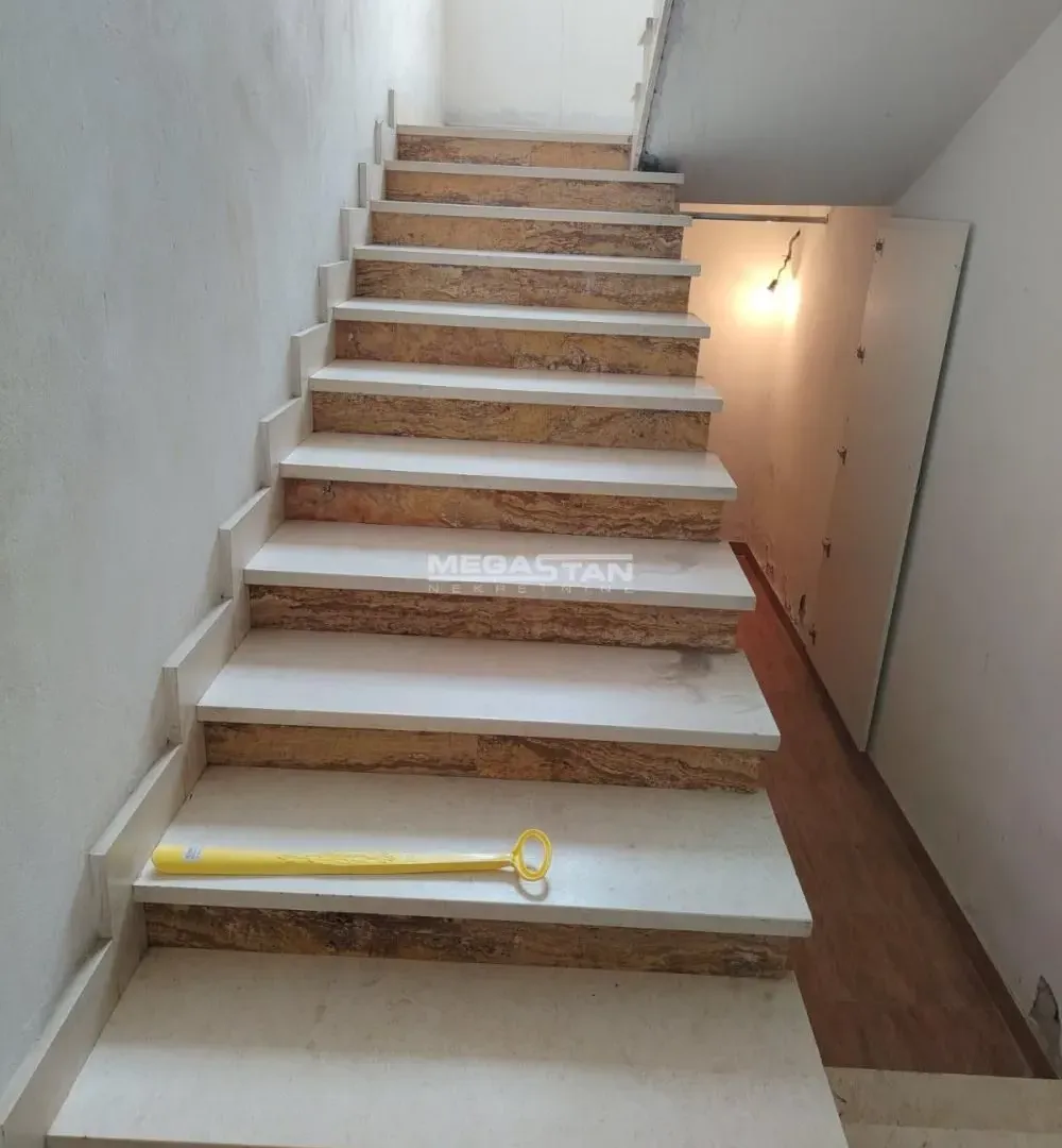 Sale, house, 111m², Granice, Mladenovac