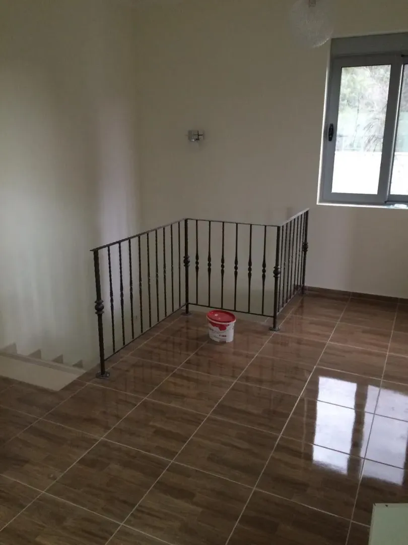 Prodaja, kuća, 255m², Šušanj, Bar