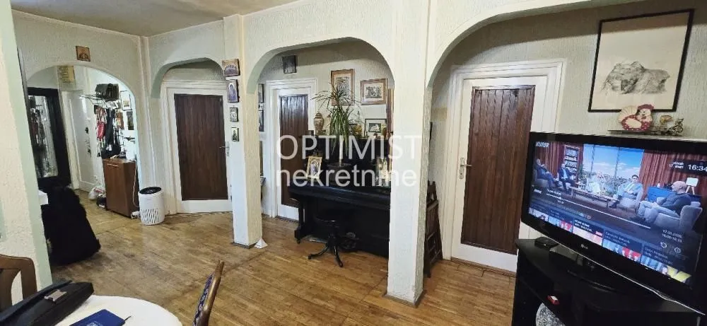 Prodaja, trosoban stan, 64m², Karaburma, Palilula Sve Podlokacije
