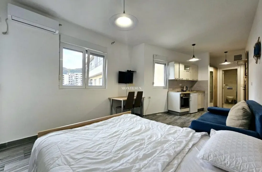 Izdavanje, garsonjera, 28m², Budva, Crna Gora