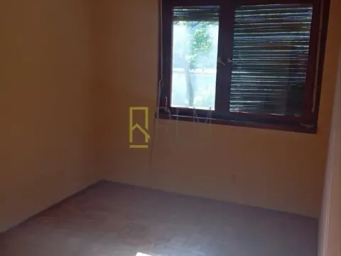 Prodaja, trosoban stan, 84m², Baston, Podgorica - image 4