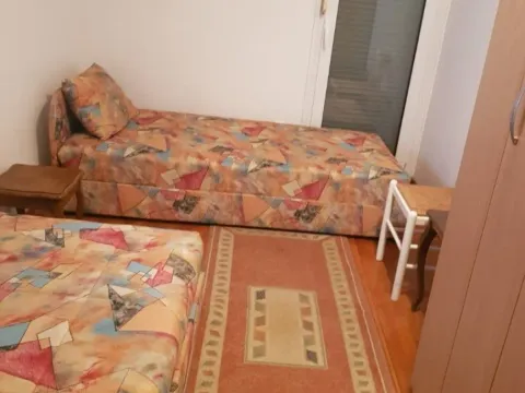 Izdavanje, trosoban stan, 92m², Slovenska Plaža, Budva - image 2