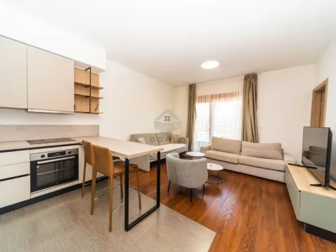 Izdavanje, trosoban stan, 89m², Master Kvart, Podgorica