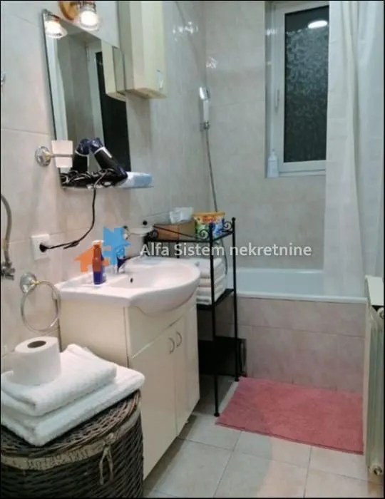 Izdavanje, trosoban stan, 73m², Stari Grad, Beograd