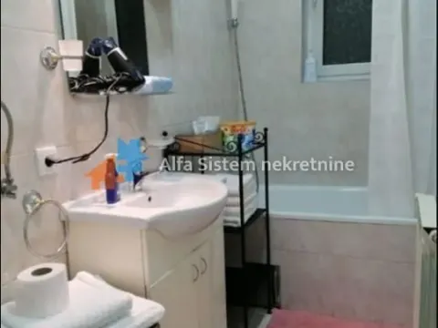 Izdavanje, trosoban stan, 73m², Stari Grad, Beograd - image 14