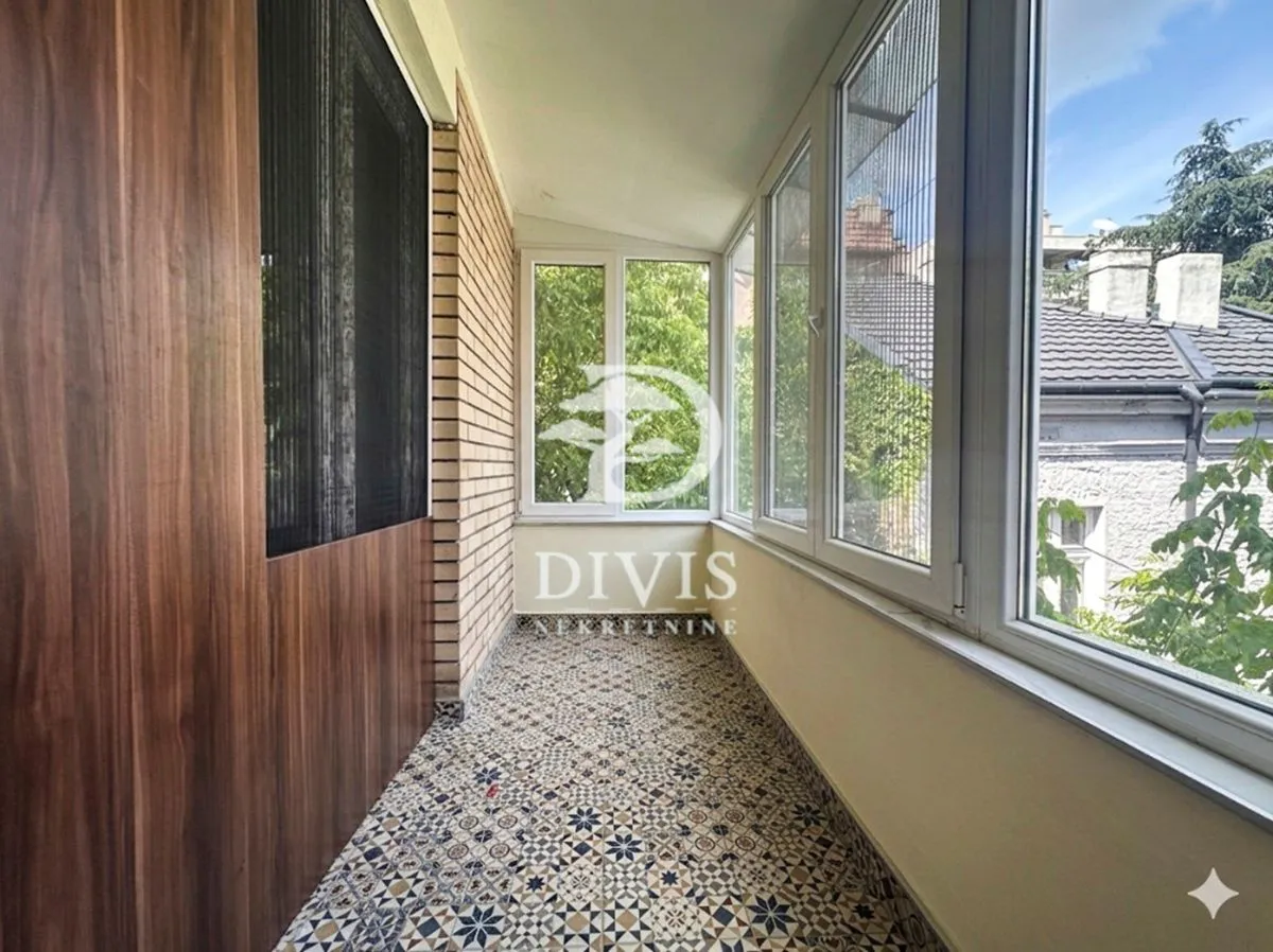 Sale, two bedroom apartment, 61m², Neimar, Vračar Sve Podlokacije