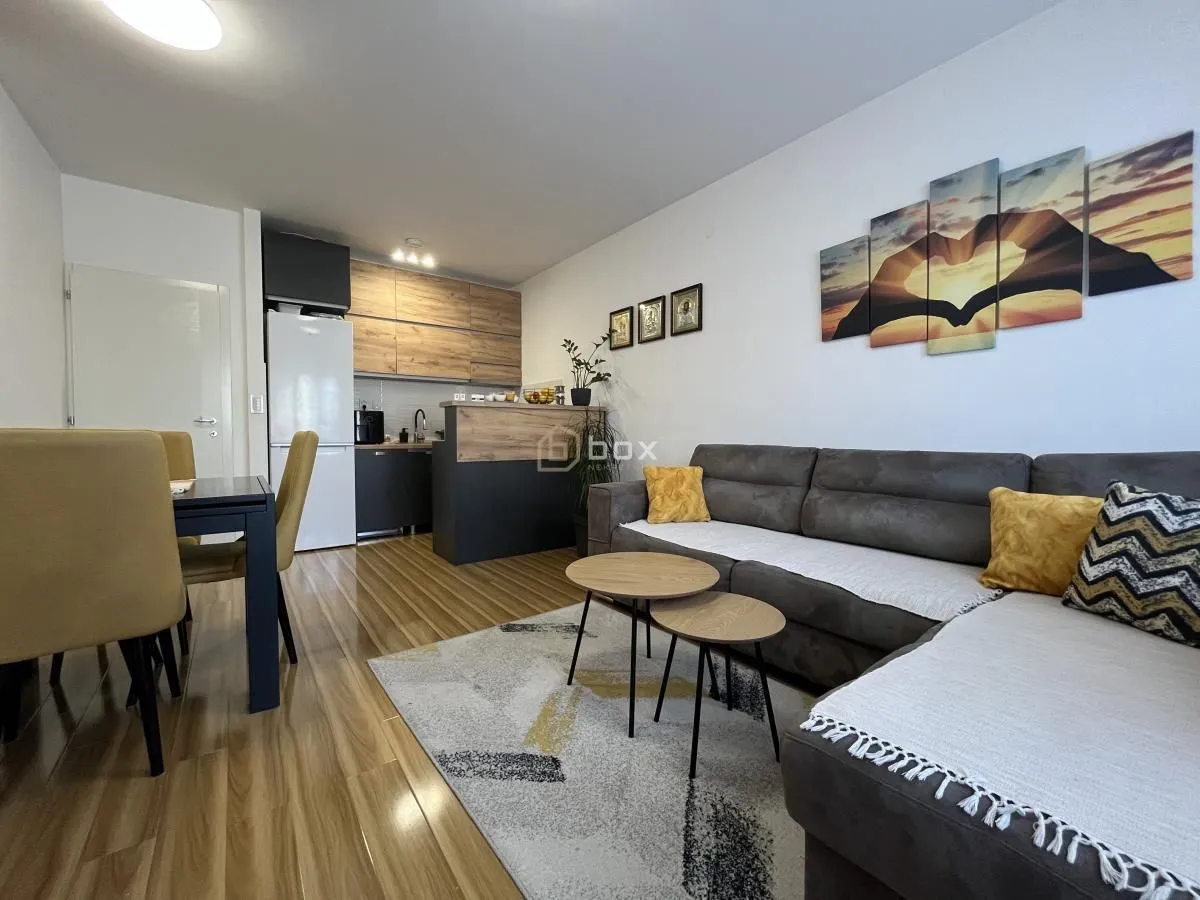 Sale, two bedroom apartment, 54m², Pantelej, Niš