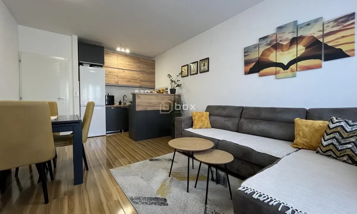 Prodaja, dvosoban stan, 54m², Pantelej, Niš
