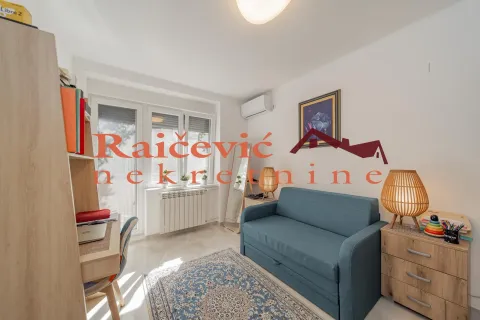 Prodaja, trosoban stan, 80m², Savski Venac, Beograd - image 12