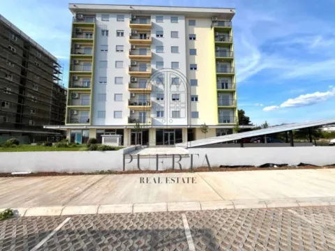 Izdavanje, dvosoban stan, 60m², Pobrežje, Podgorica - image 2