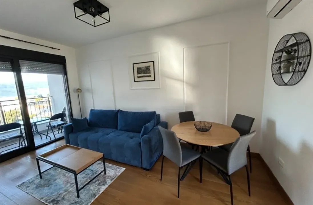 Izdavanje, jednosoban stan, 38m², Kava, Tivat