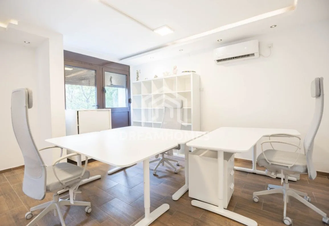 Izdavanje, poslovni prostor, 80m², Blok 5, Podgorica