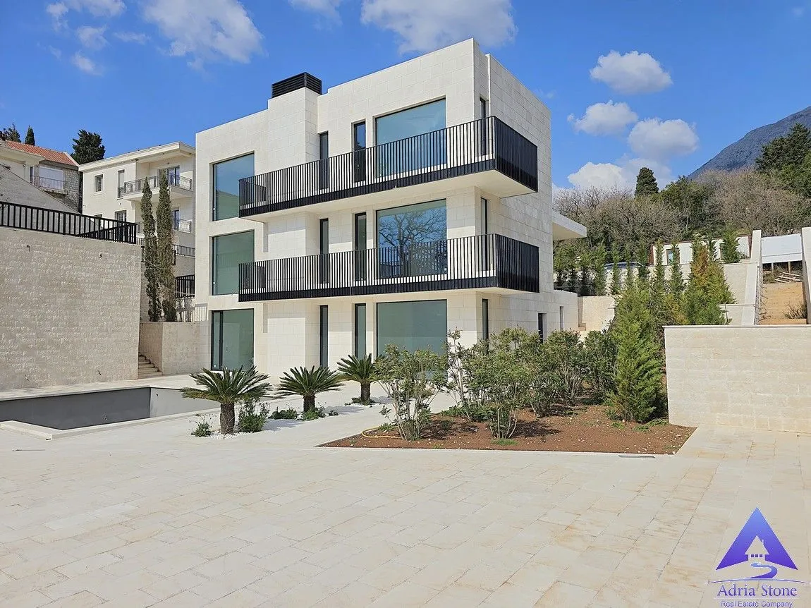 Sale, house, 580m², Skočiđevojka, Budva