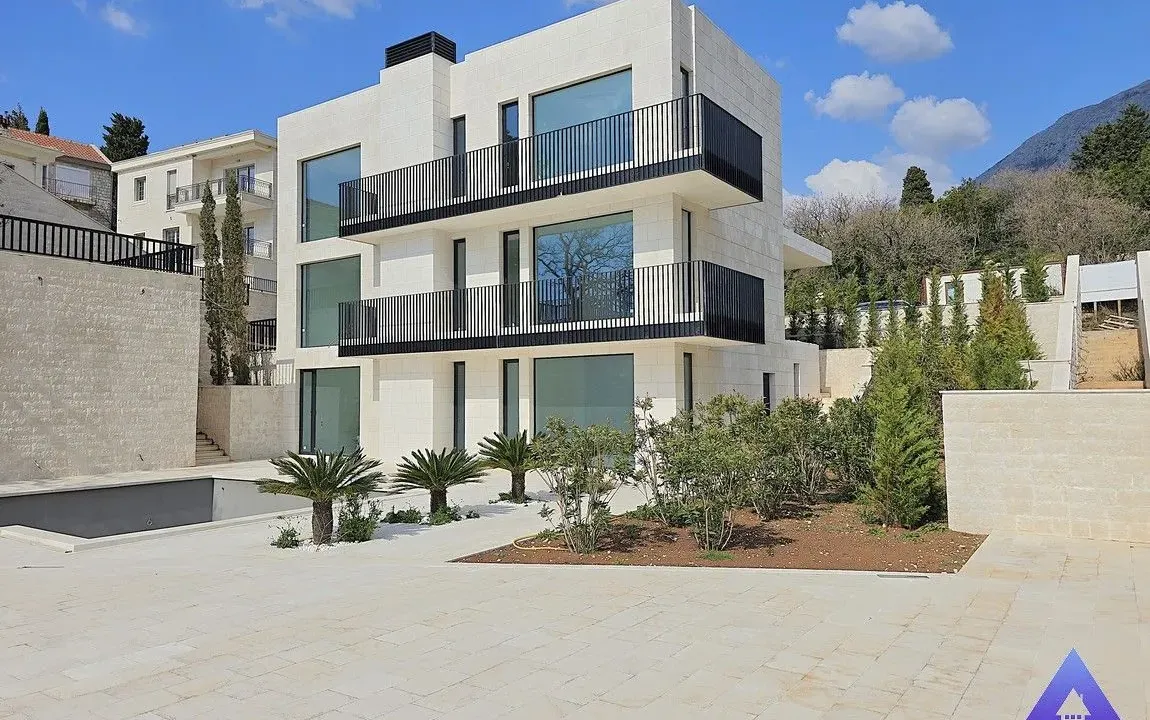 Sale, house, 580m², Skočiđevojka, Budva