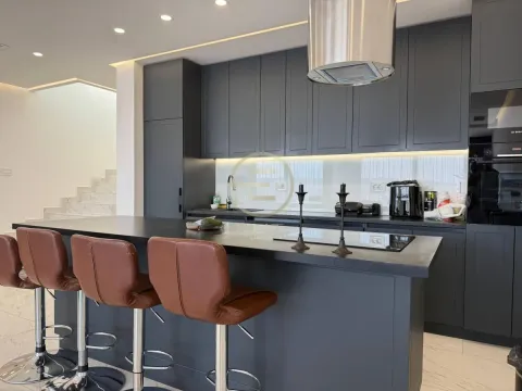 Prodaja, kuća, 173m², Sremska Kamenica, Petrovaradin - image 12