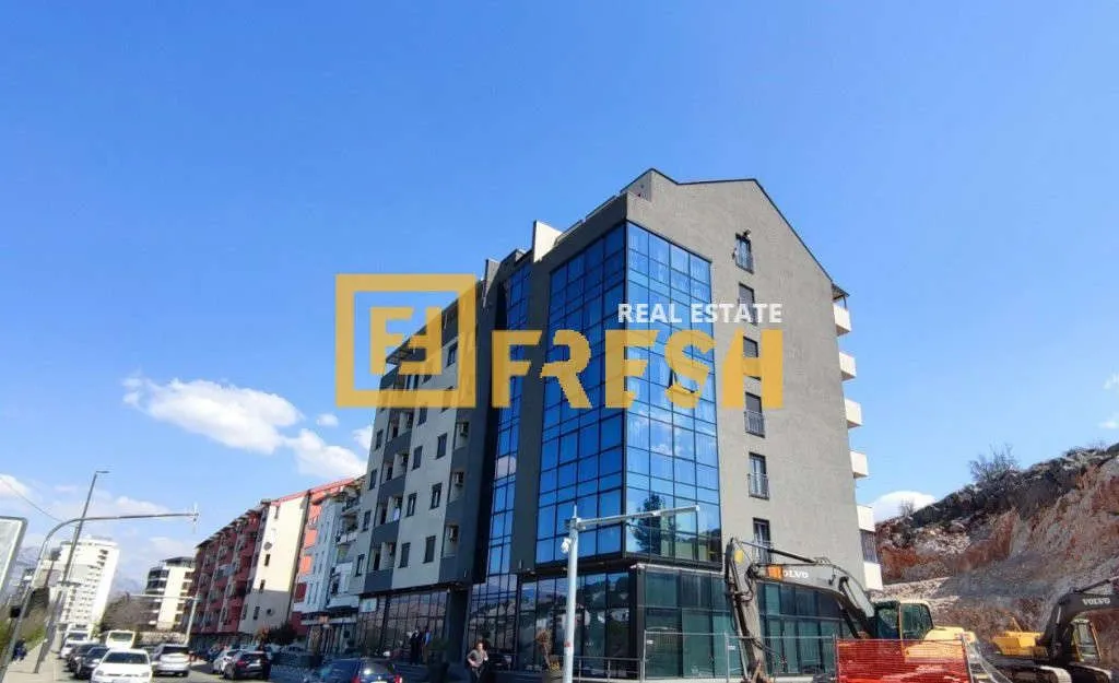 Izdavanje, poslovni prostor, 150m², Centar, Podgorica