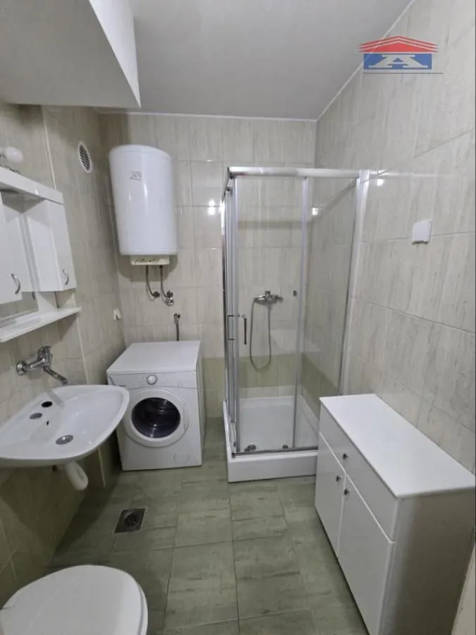Izdavanje, jednosoban stan, 40m², Grbavica, Novi Sad Sve Podlokacije