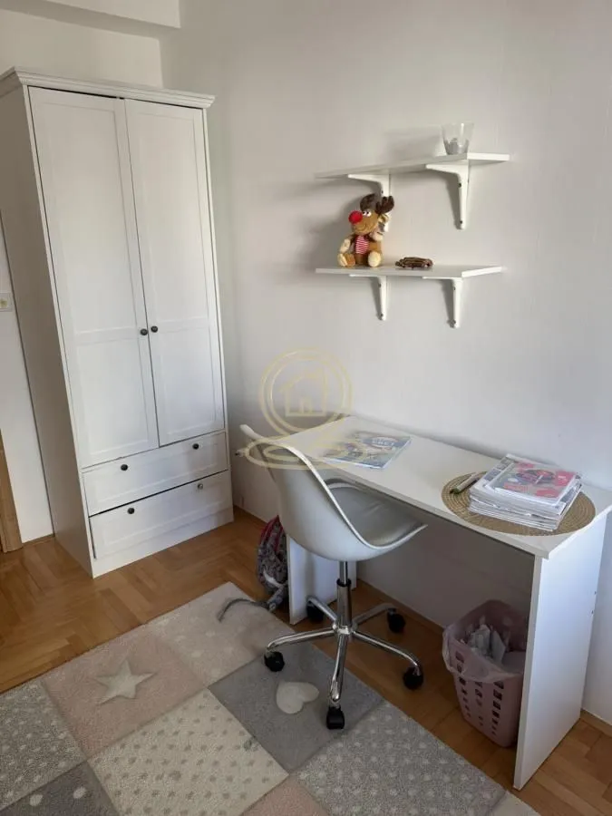 Izdavanje, dvosoban stan, 59m², Centar, Kragujevac