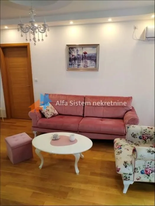 Izdavanje, stan, 42m², Crveni Krst, Beograd
