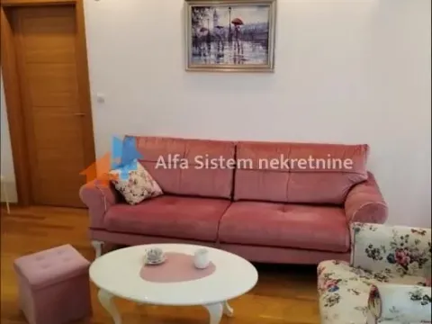 Stan in Crveni Krst