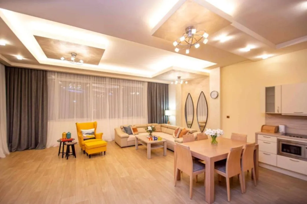 Izdavanje, dvosoban stan, 109m², Budva, Crna Gora