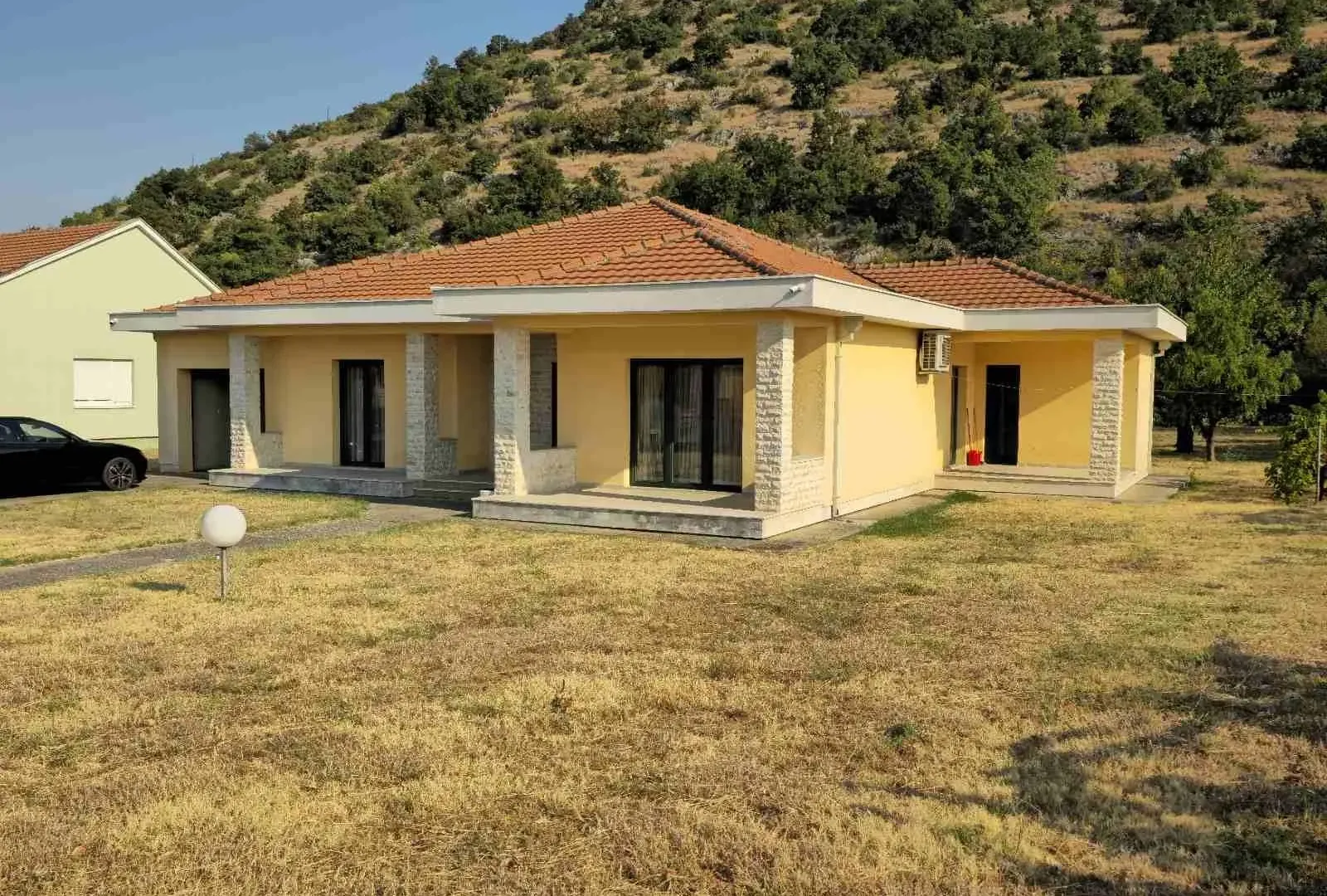 Prodaja, kuća, 200m², Podgorica, Crna Gora